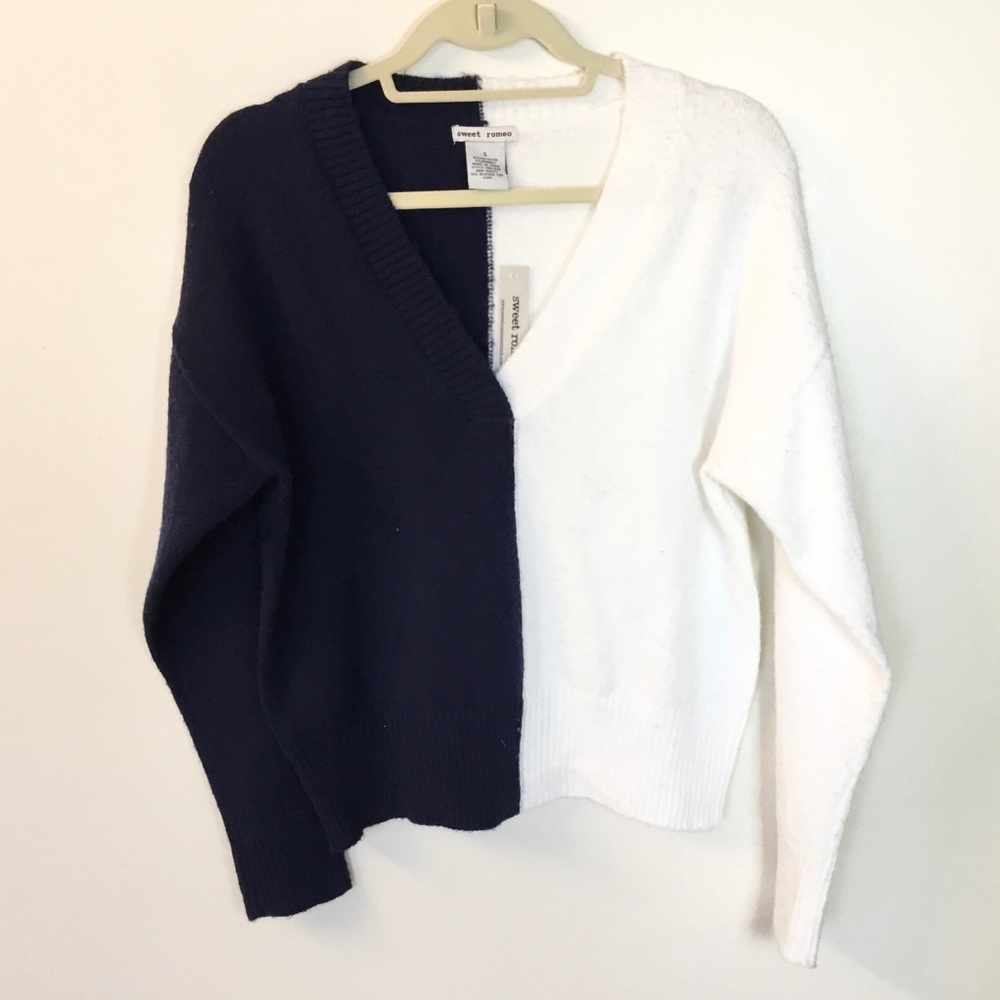 NWT Sweet Romeo Colorblocked V-Neck Sweater - S